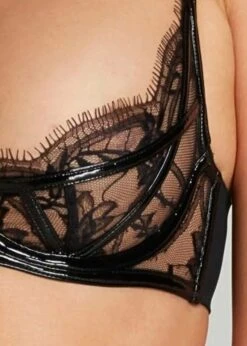 AGENT PROVOCATEUR Alyss Plunge Bra (Black) 8 AGENT PROVOCATEUR Alyss Plunge Bra (Black) -BLUEBELLA Sales Store agent provocateur alyss plunge bra black lace underwired luxury lingerie D
