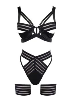 Coco Open Bra, Thong And Garter